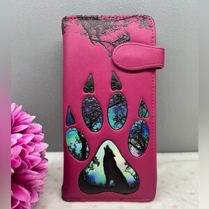 Woman’s Wallet Large : Wolf Paw Fuchsia